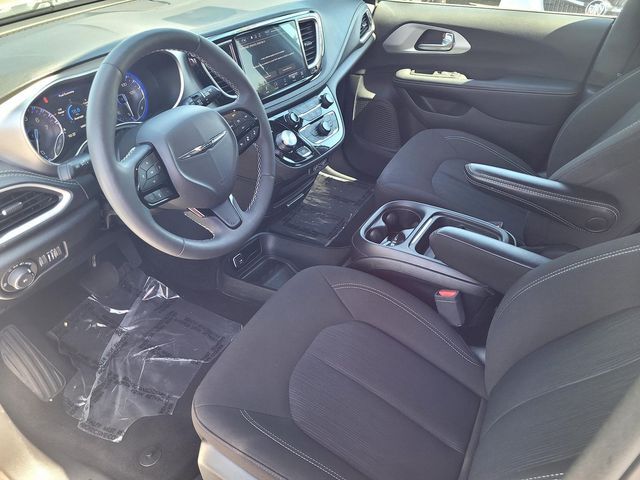 2024 Chrysler Pacifica Touring Roseville CA