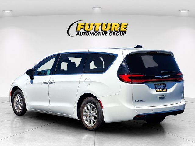 2024 Chrysler Pacifica Touring Roseville CA