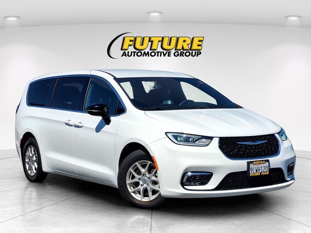 2024 Chrysler Pacifica Touring