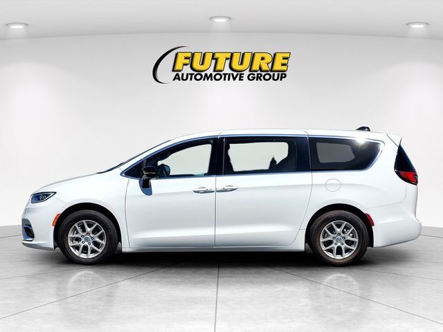 2024 Chrysler Pacifica Touring Roseville CA