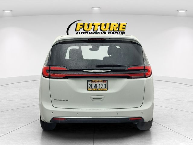 2024 Chrysler Pacifica Touring Roseville CA