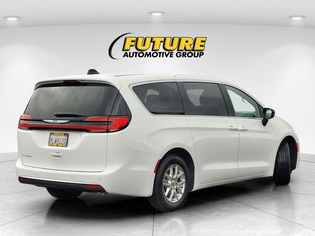 2024 Chrysler Pacifica Touring Roseville CA