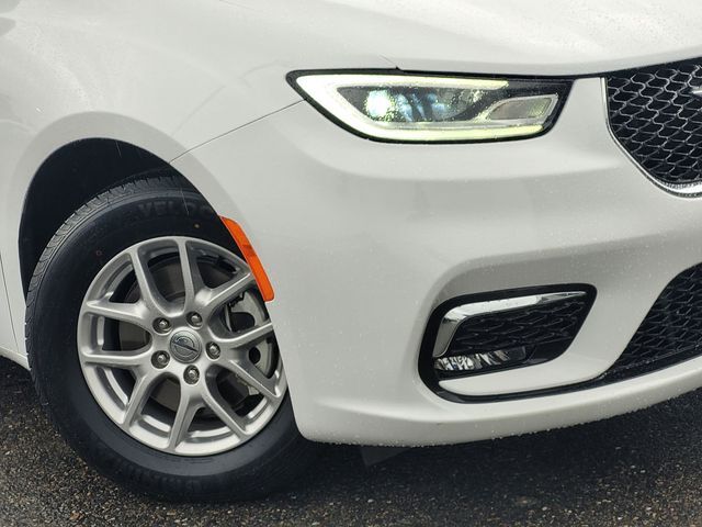 2024 Chrysler Pacifica Touring Roseville CA