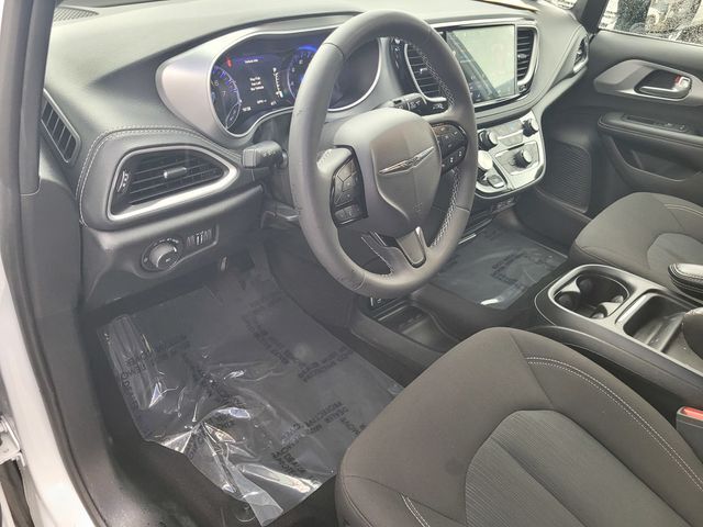 2024 Chrysler Pacifica Touring Roseville CA