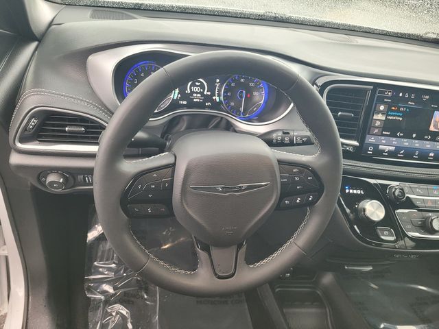 2024 Chrysler Pacifica Touring Roseville CA