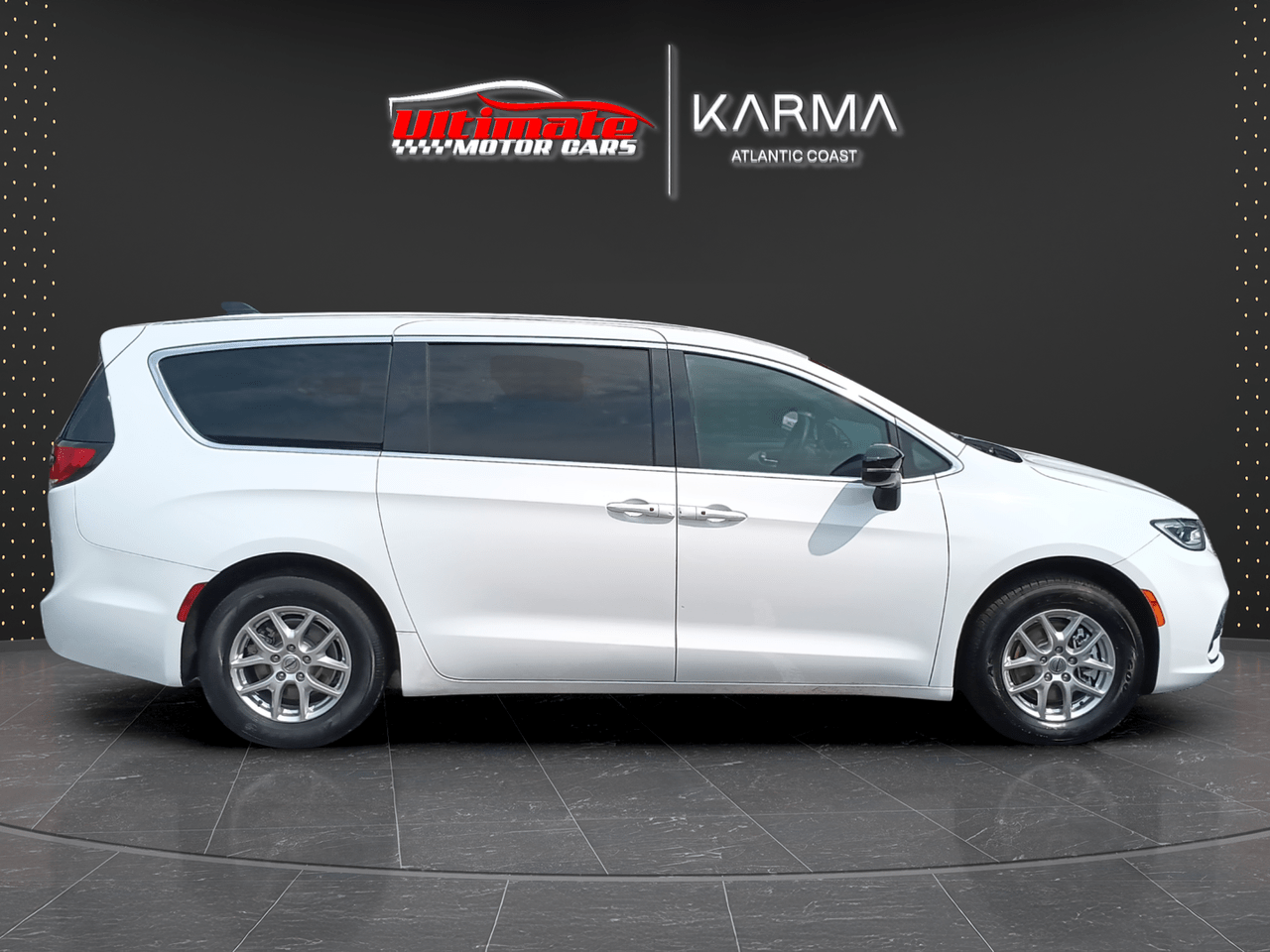 2024 Chrysler Pacifica Touring Jacksonville FL