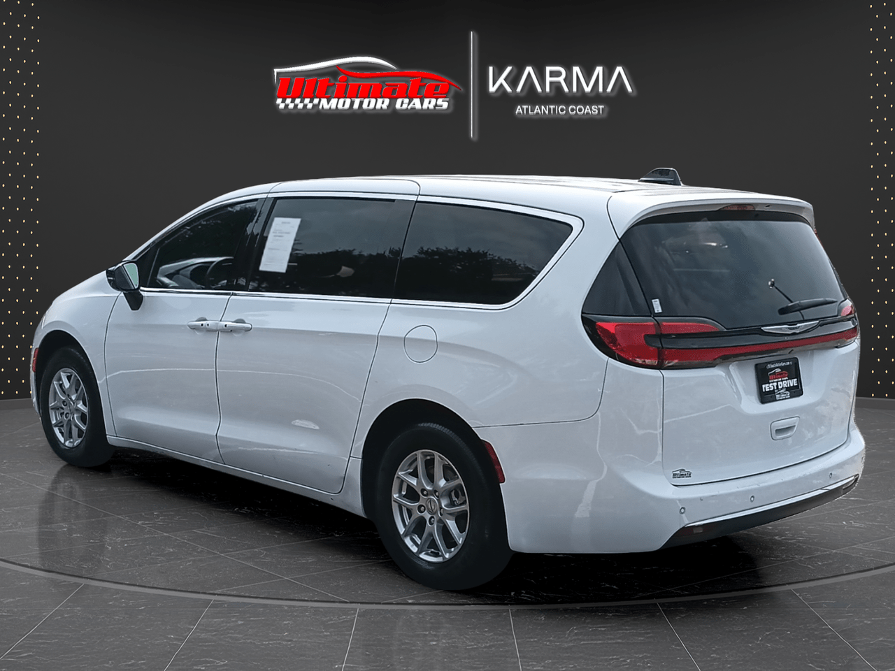 2024 Chrysler Pacifica Touring