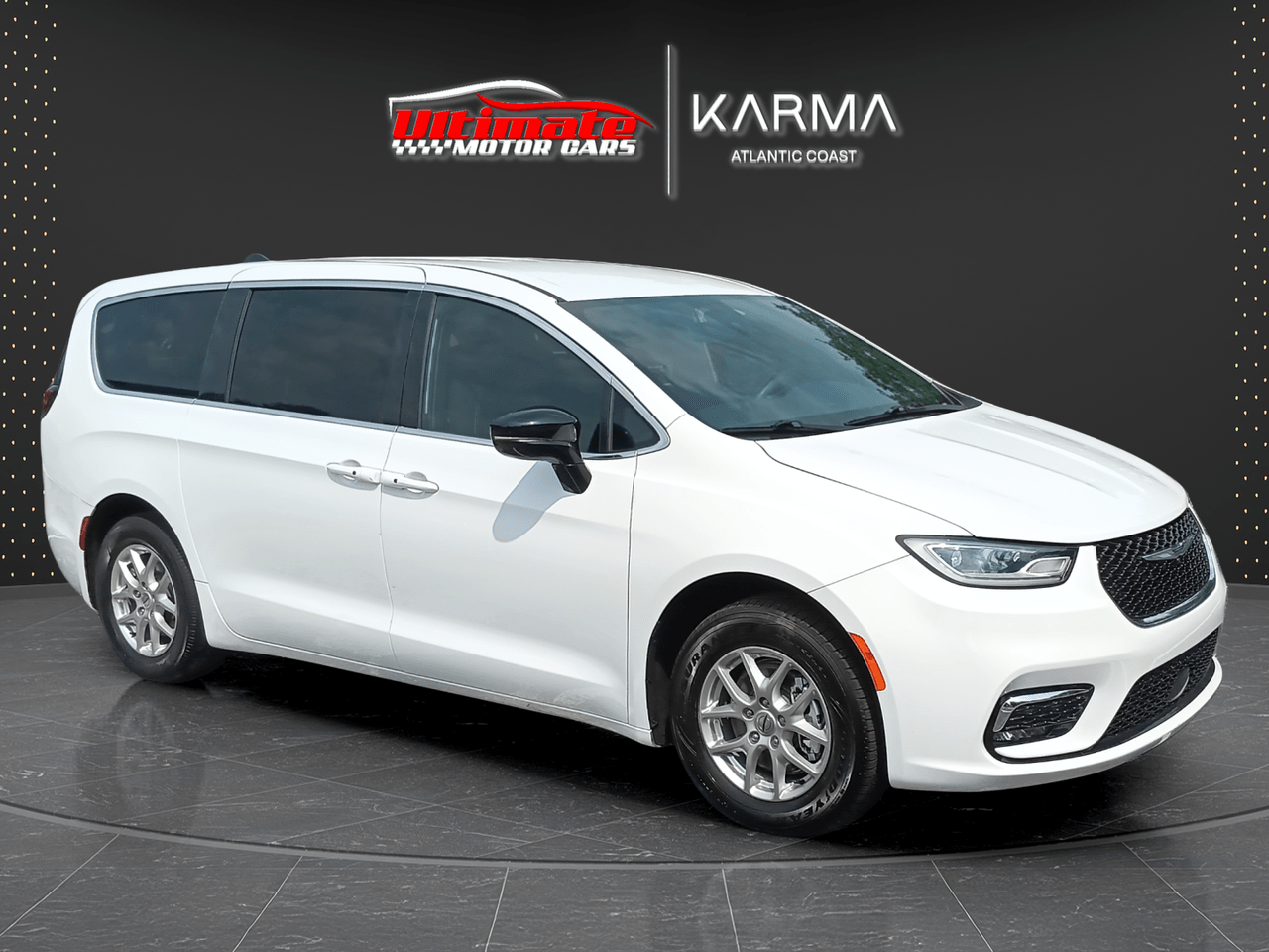 2024 Chrysler Pacifica Touring