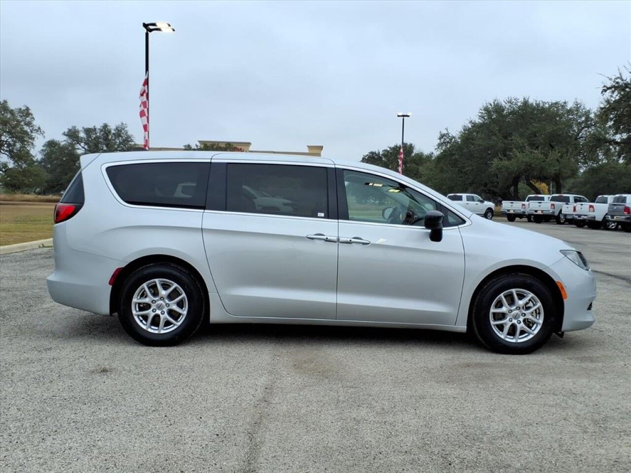 2024 Chrysler Voyager (fleet-only) LX