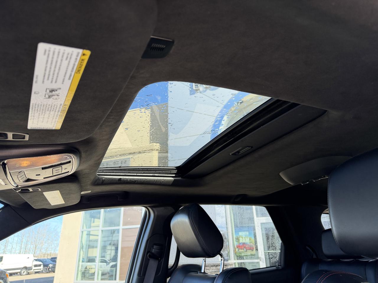 2024 Dodge Durango RT Plus AWD | HEMI V8 | Nappa Leather | 6 Passenger Captain Chairs | NAV | Sunroof | Power Liftgate Redwater AB