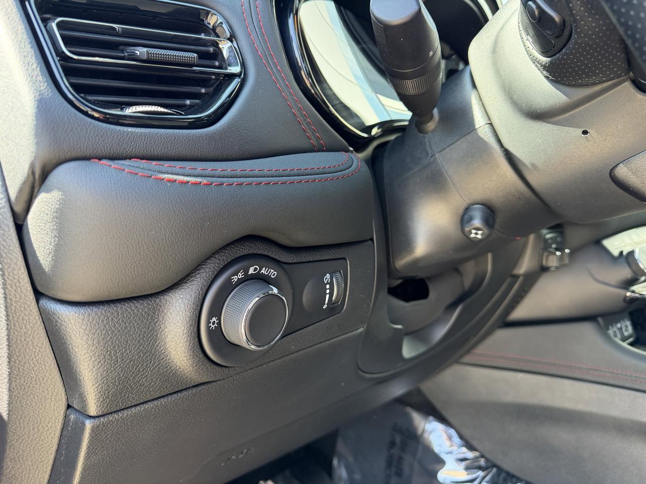 2024 Dodge Durango RT Plus AWD | HEMI V8 | Nappa Leather | 6 Passenger Captain Chairs | NAV | Sunroof | Power Liftgate Redwater AB