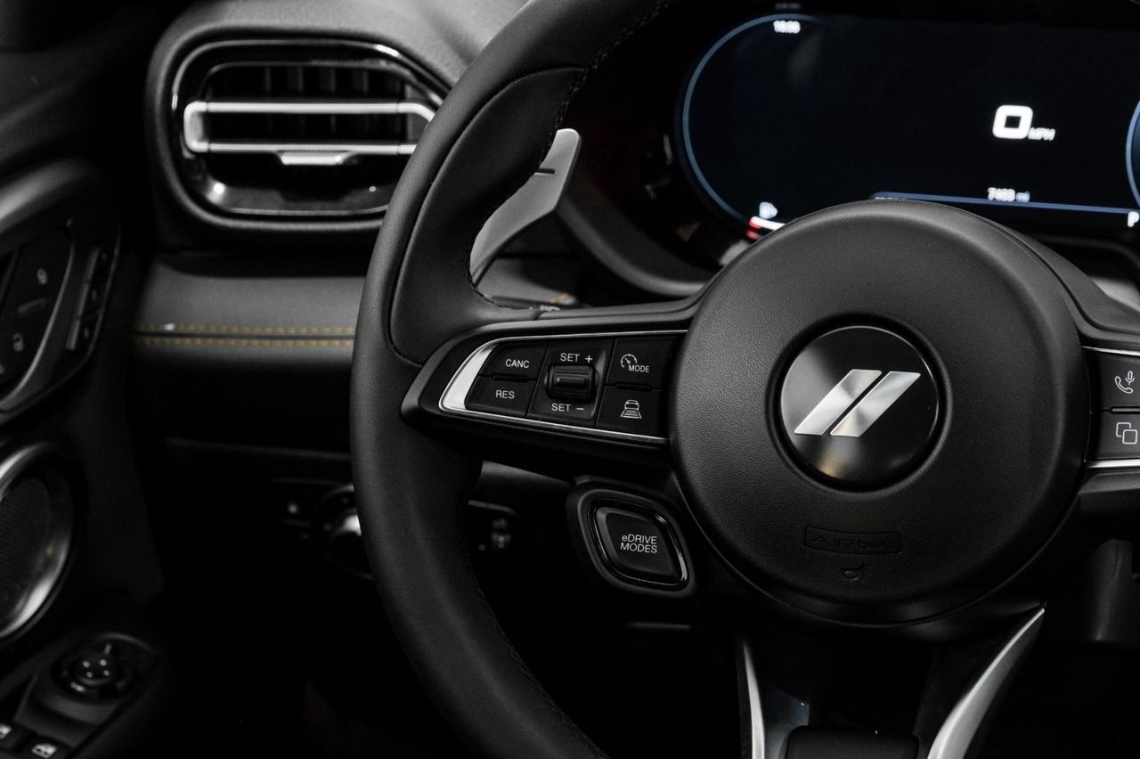 2024 Dodge Hornet R/T PLUS BLACKTOP EAWD BLIND SPOT ASSIST SUNROOF LEATHER SEATS REAR CAMERA KEYLESS START Carrollton TX