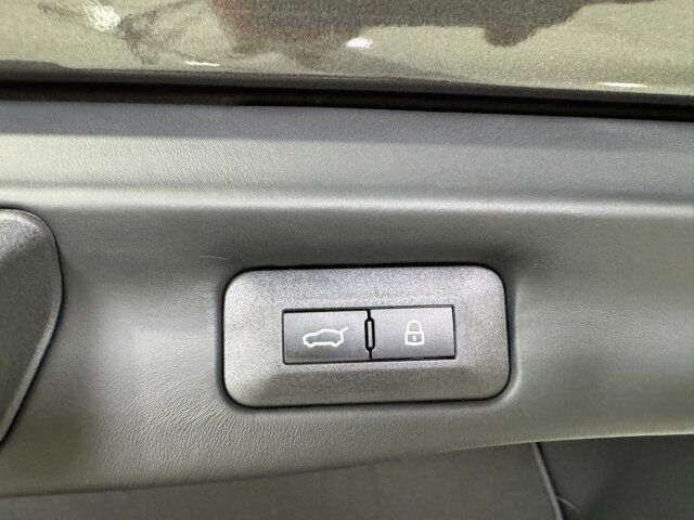 2024 Ferrari Purosangue Extra-Range paint, passenger infotainment display, panoramic roof, carbon galore AND MORE!! Fort Lauderdale FL