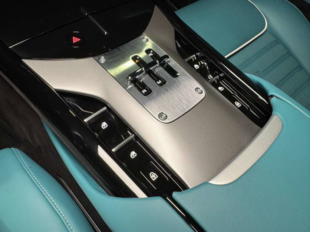 2024 Ferrari Purosangue Nero B/B paint,Extra-Range interior,large airbrushed shield,Burmester audio,carbon galore AND MORE!! Fort Lauderdale FL