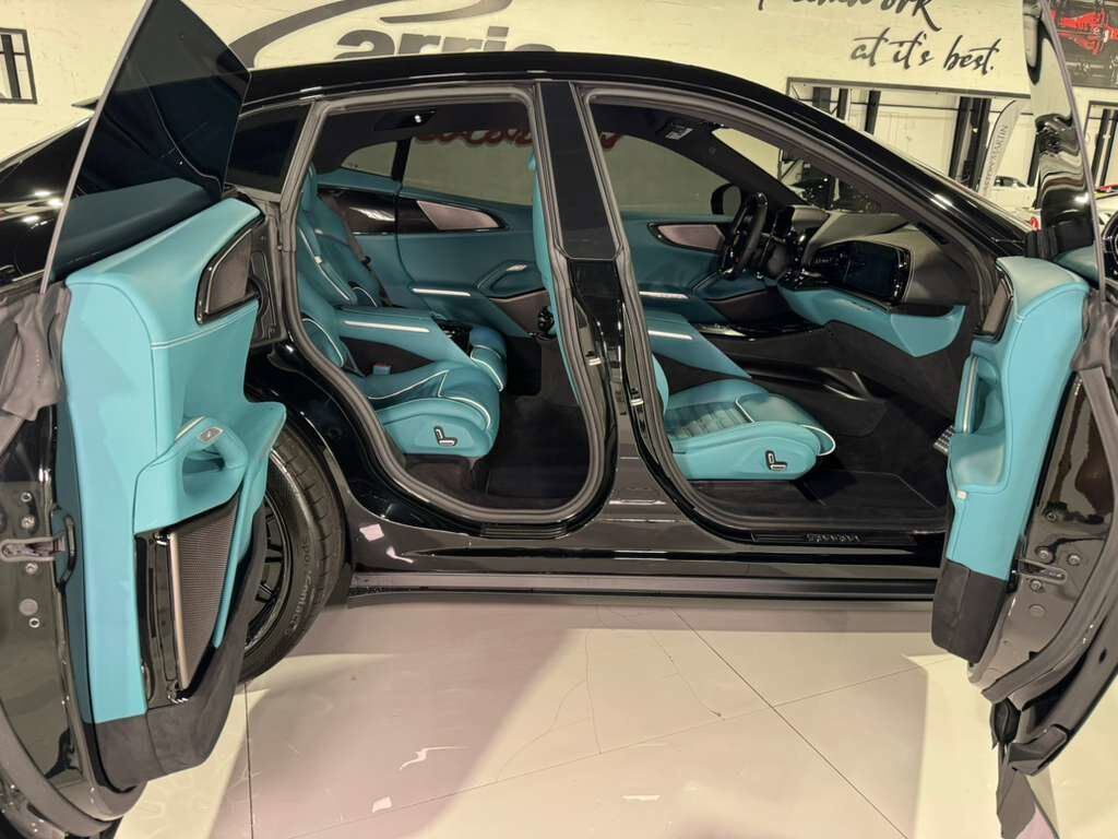 2024 Ferrari Purosangue Nero B/B paint,Extra-Range interior,large airbrushed shield,Burmester audio,carbon galore AND MORE!! Fort Lauderdale FL