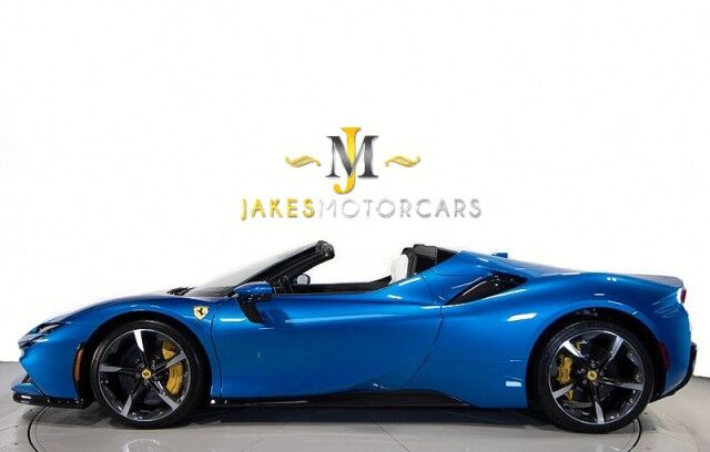 2024 Ferrari SF90 Spider *OVER $160,000 IN OPTIONS* *ONLY 93 MILES* *HUGE CARBON OPTIONS* *3-LAYER PAINT* San Diego CA