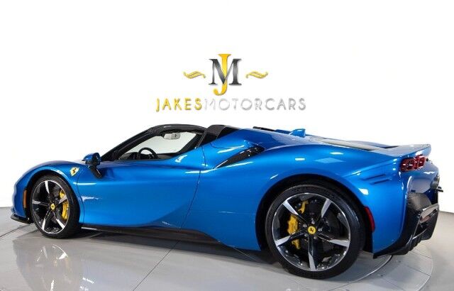 2024 Ferrari SF90 Spider *OVER $160,000 IN OPTIONS* *ONLY 93 MILES* *HUGE CARBON OPTIONS* *3-LAYER PAINT* San Diego CA