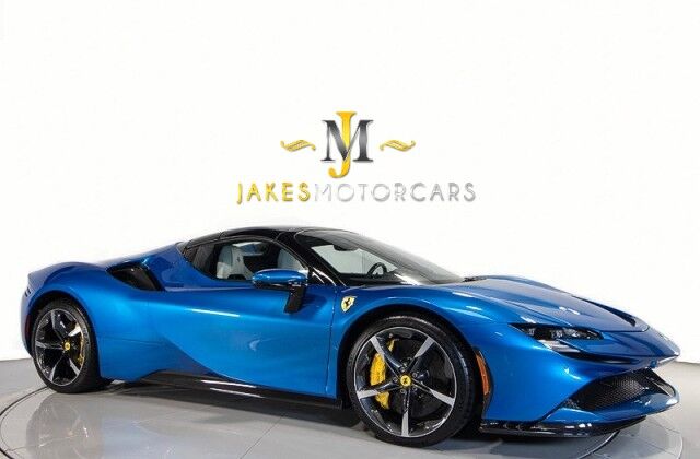 2024 Ferrari SF90 Spider *OVER $160,000 IN OPTIONS* *ONLY 93 MILES* *HUGE CARBON OPTIONS* *3-LAYER PAINT* San Diego CA