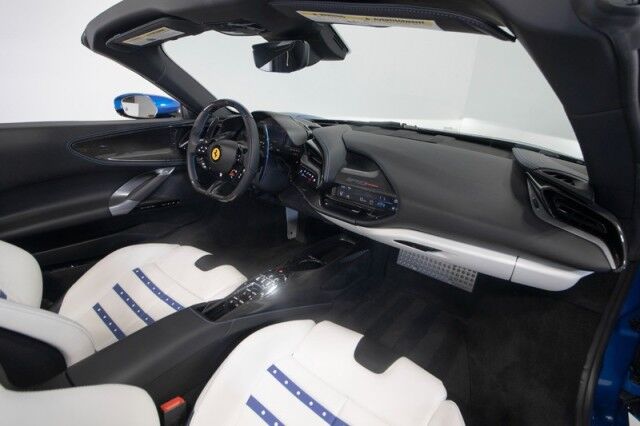 2024 Ferrari SF90 Spider *OVER $160,000 IN OPTIONS* *ONLY 93 MILES* *HUGE CARBON OPTIONS* *3-LAYER PAINT* San Diego CA