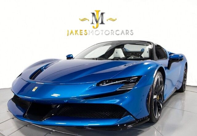 2024 Ferrari SF90 Spider *OVER $160,000 IN OPTIONS* *ONLY 93 MILES* *HUGE CARBON OPTIONS* *3-LAYER PAINT* San Diego CA