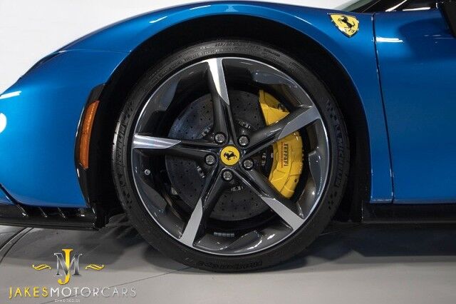 2024 Ferrari SF90 Spider *OVER $160,000 IN OPTIONS* *ONLY 93 MILES* *HUGE CARBON OPTIONS* *3-LAYER PAINT* San Diego CA