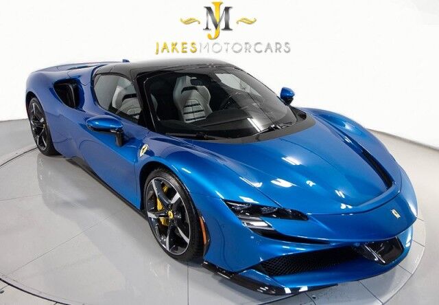 2024 Ferrari SF90 Spider *OVER $160,000 IN OPTIONS* *ONLY 93 MILES* *HUGE CARBON OPTIONS* *3-LAYER PAINT* San Diego CA
