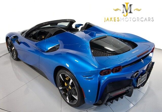 2024 Ferrari SF90 Spider *OVER $160,000 IN OPTIONS* *ONLY 93 MILES* *HUGE CARBON OPTIONS* *3-LAYER PAINT* San Diego CA