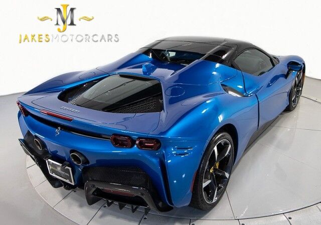 2024 Ferrari SF90 Spider *OVER $160,000 IN OPTIONS* *ONLY 93 MILES* *HUGE CARBON OPTIONS* *3-LAYER PAINT* San Diego CA