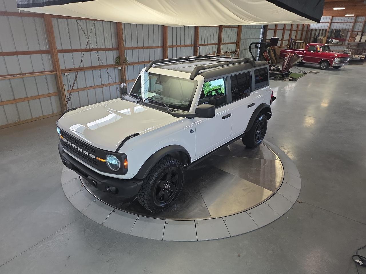 2024 Ford Bronco Black Diamond Sand Lake NY