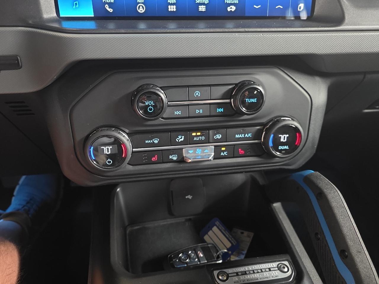 2024 Ford Bronco Black Diamond Sand Lake NY