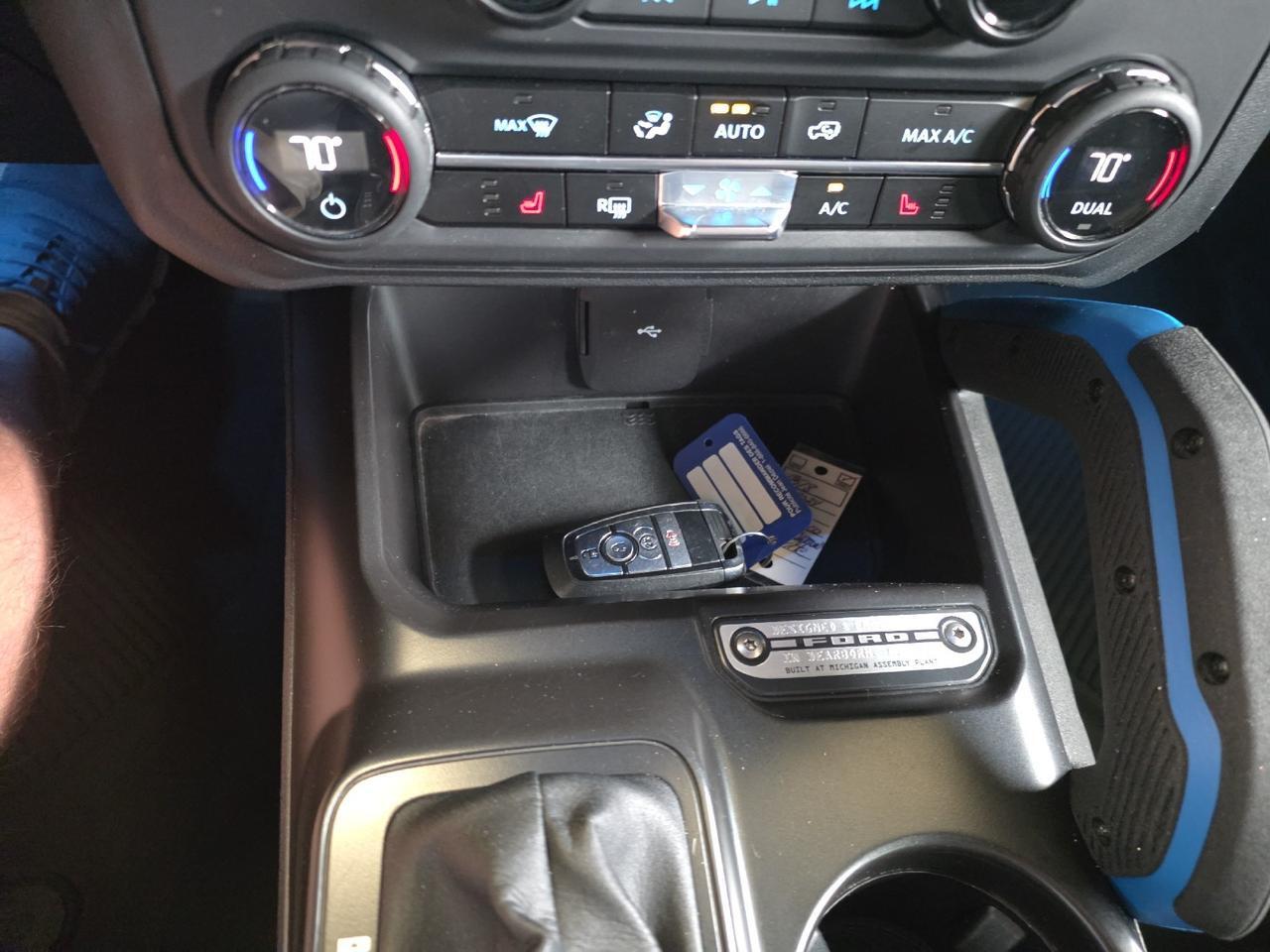 2024 Ford Bronco Black Diamond Sand Lake NY