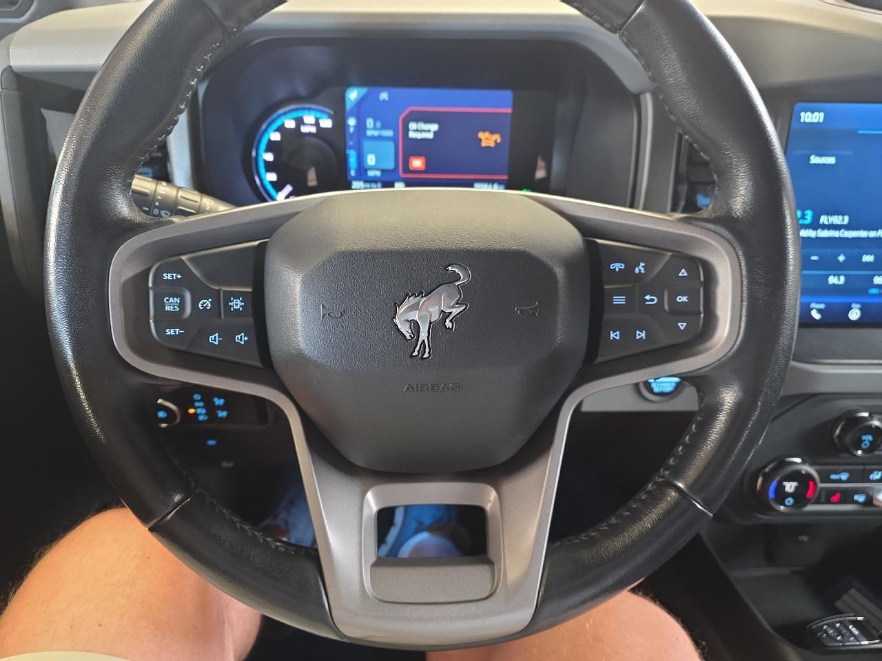 2024 Ford Bronco Black Diamond Sand Lake NY