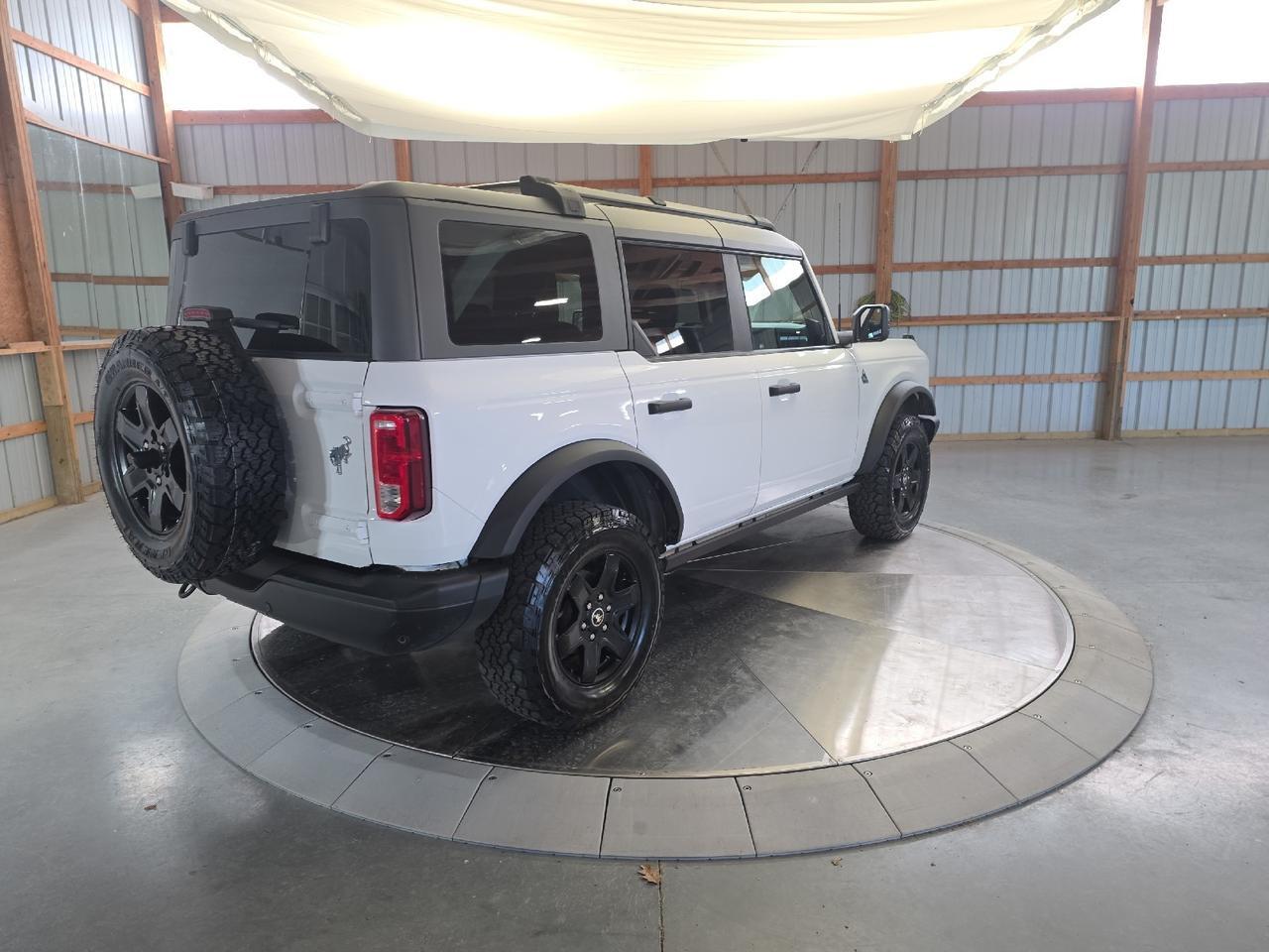 2024 Ford Bronco Black Diamond Sand Lake NY