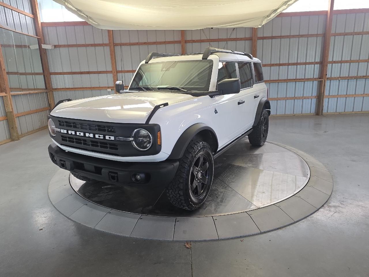 2024 Ford Bronco Black Diamond Sand Lake NY