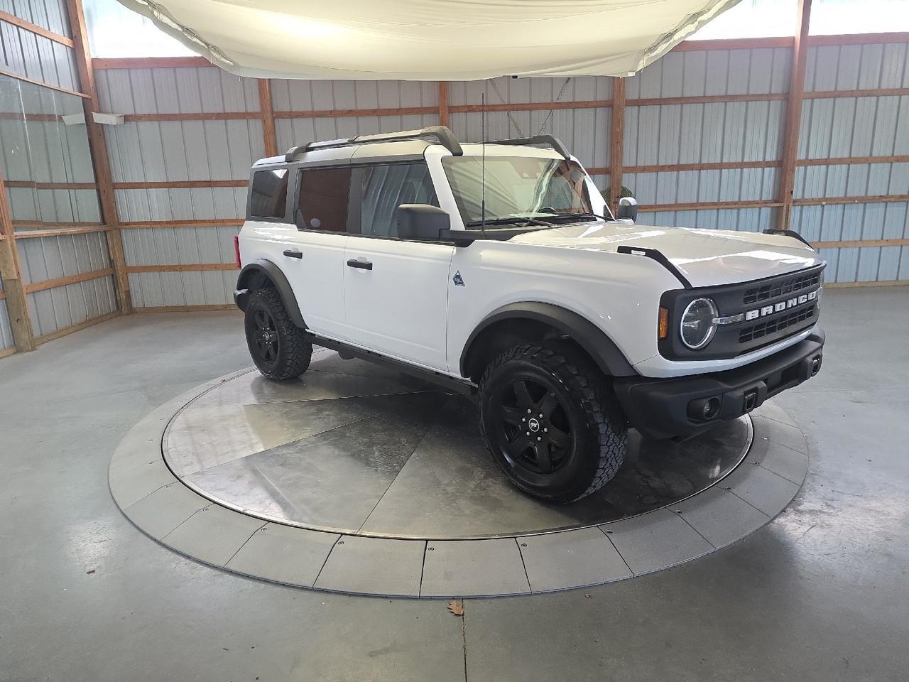 2024 Ford Bronco Black Diamond Sand Lake NY