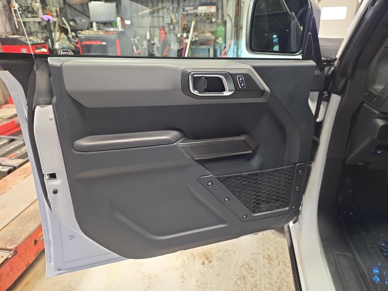 2024 Ford Bronco Black Diamond Sand Lake NY