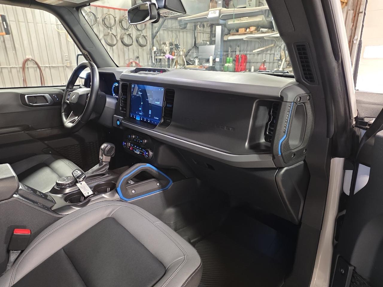 2024 Ford Bronco Black Diamond Sand Lake NY