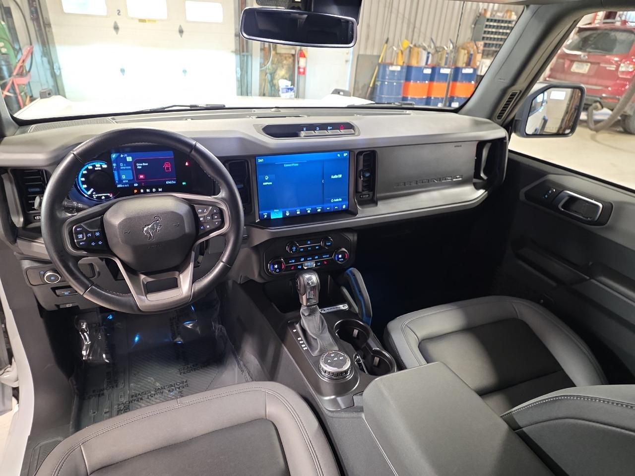 2024 Ford Bronco Black Diamond Sand Lake NY