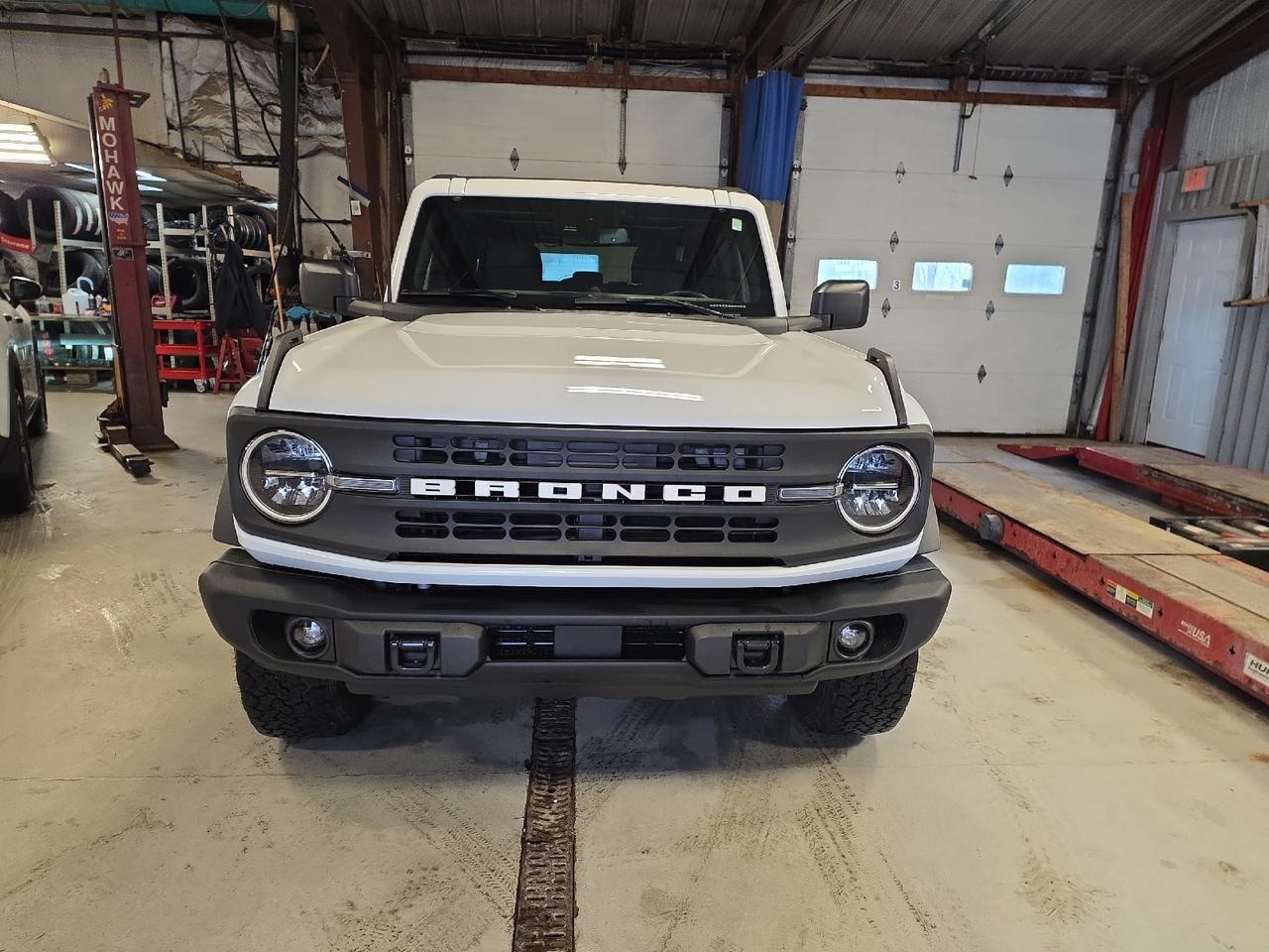 2024 Ford Bronco Black Diamond Sand Lake NY