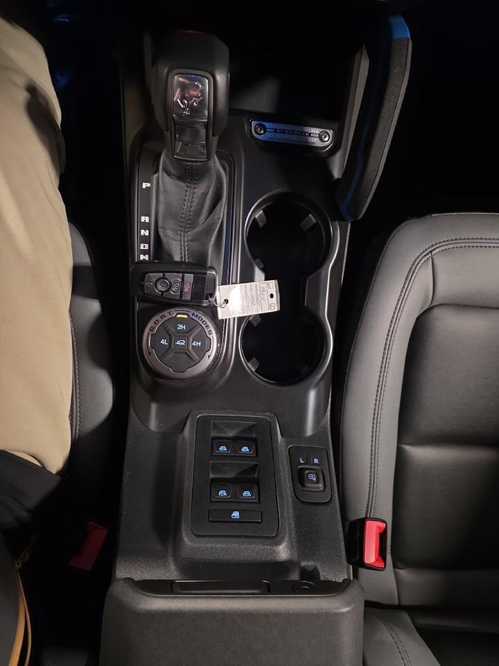 2024 Ford Bronco Black Diamond Sand Lake NY