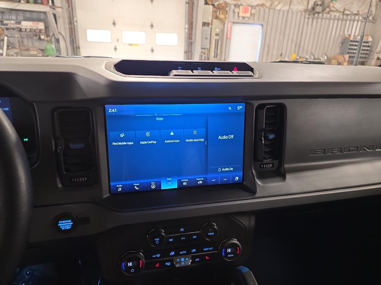 2024 Ford Bronco Black Diamond Sand Lake NY