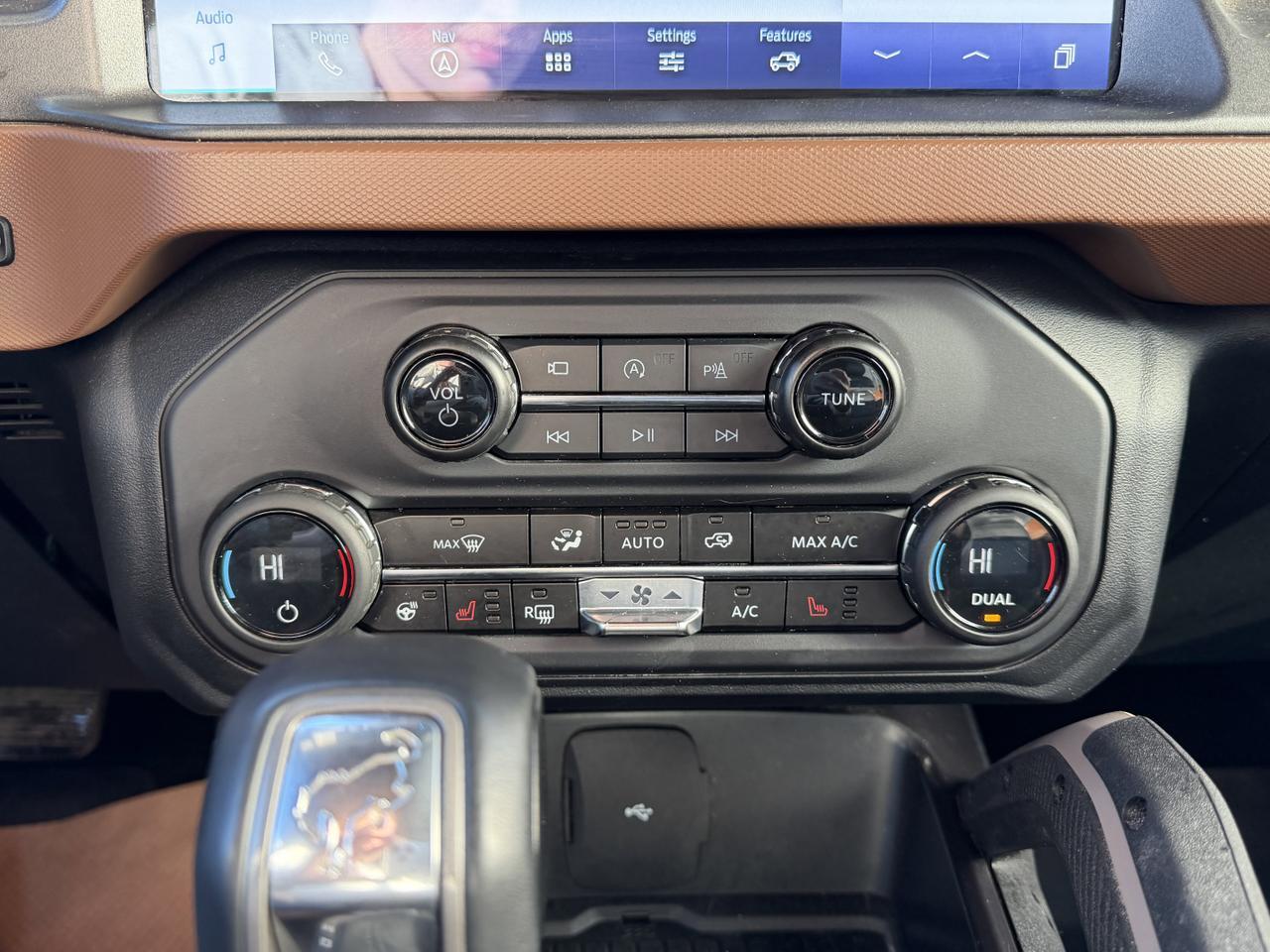 2024 Ford Bronco Outer Banks | 4-Door 4x4 | EcoBoost | Low KMs | Heated Leather Seats | 12IN Touchscreen Redwater AB