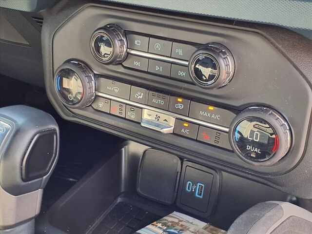 2024 Ford Bronco Outer Banks  TX