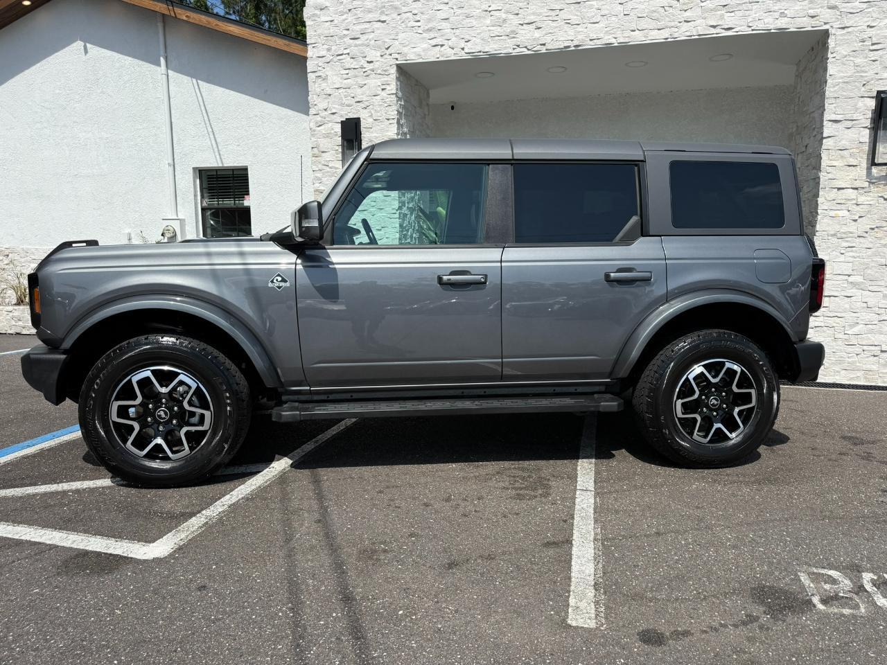 2024 Ford Bronco Outer Banks 4 Door 4x4