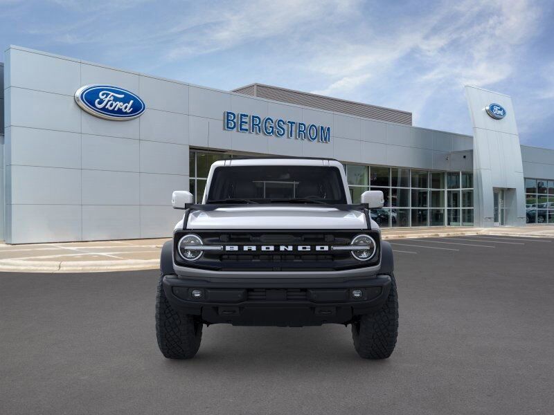2024 Ford Bronco Outer Banks Green Bay WI
