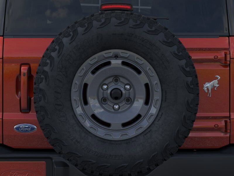 2024 Ford Bronco Outer Banks Green Bay WI