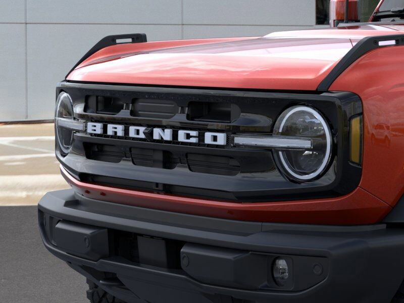 2024 Ford Bronco Outer Banks Green Bay WI