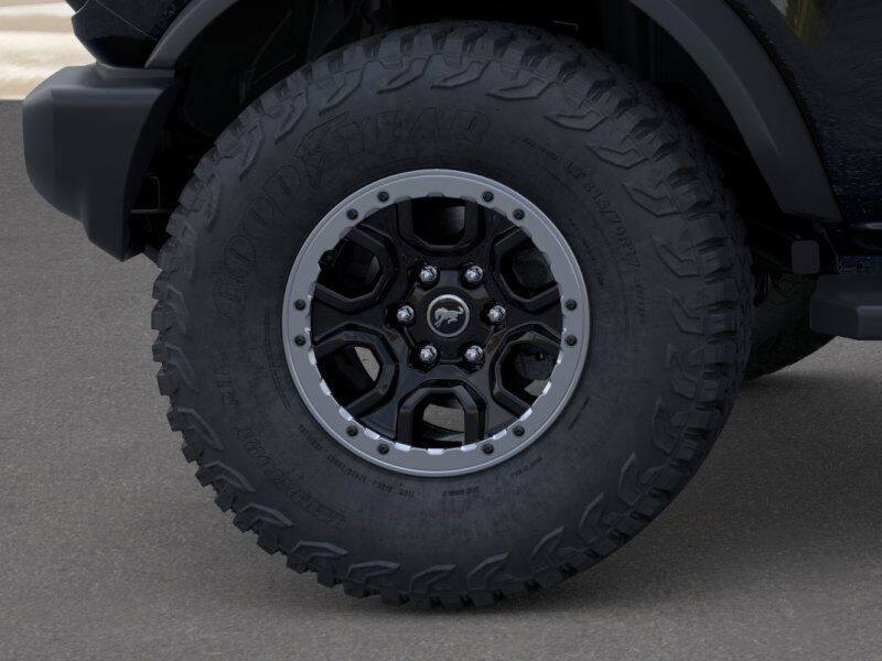 2024 Ford Bronco Outer Banks Green Bay WI