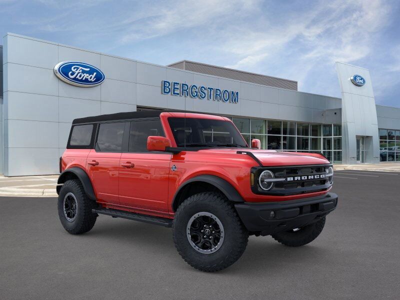 2024 Ford Bronco Outer Banks Green Bay WI