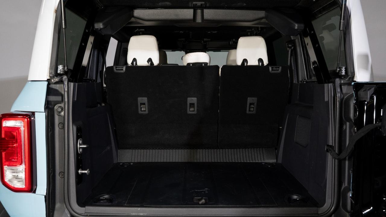 2024 Ford Bronco SO FLO CUSTOMS / Big Bend/ 40 wheels/ Diamond stich leather Franklin TN